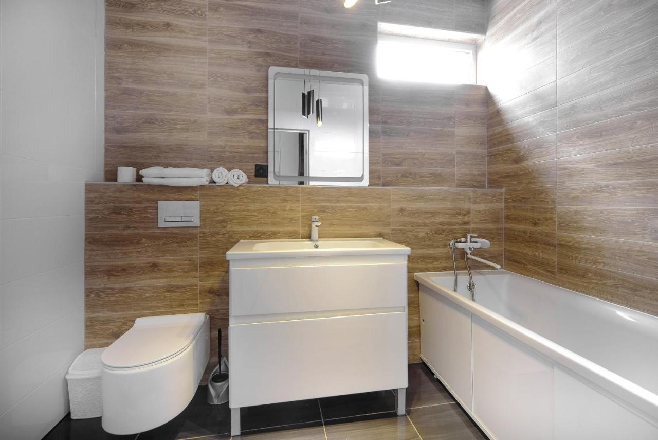 White Hotel *