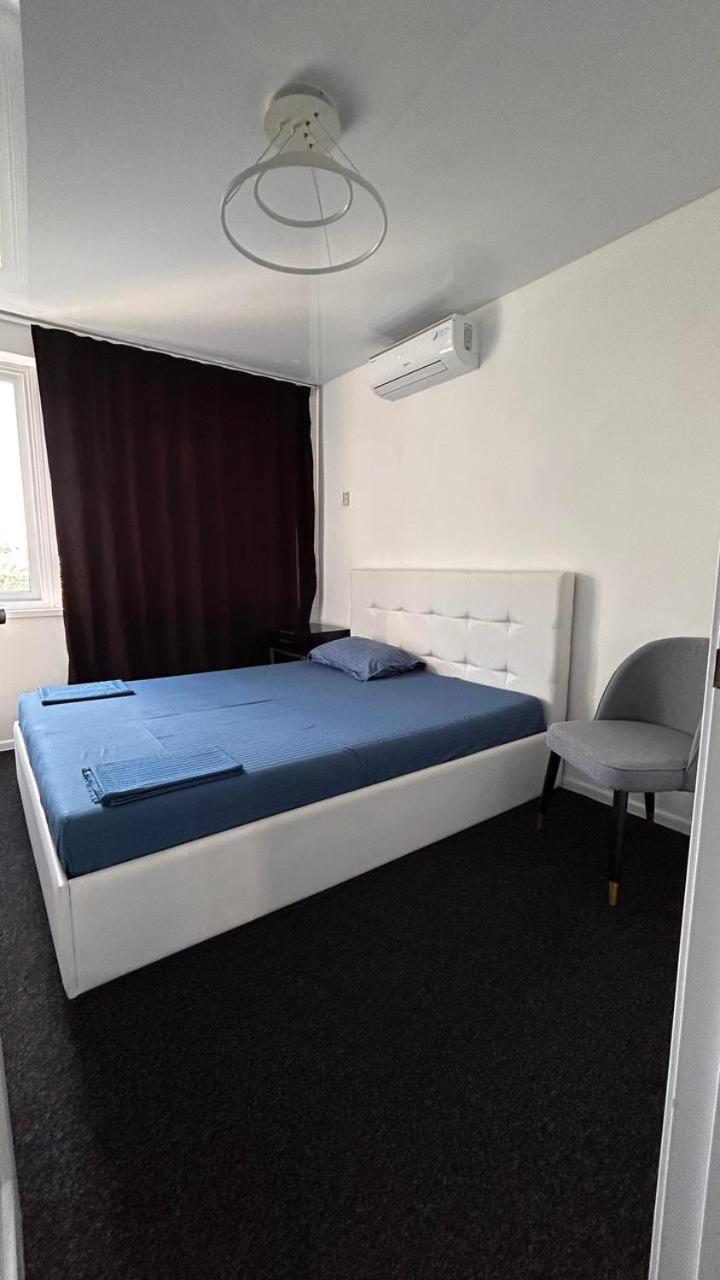 White Hotel *